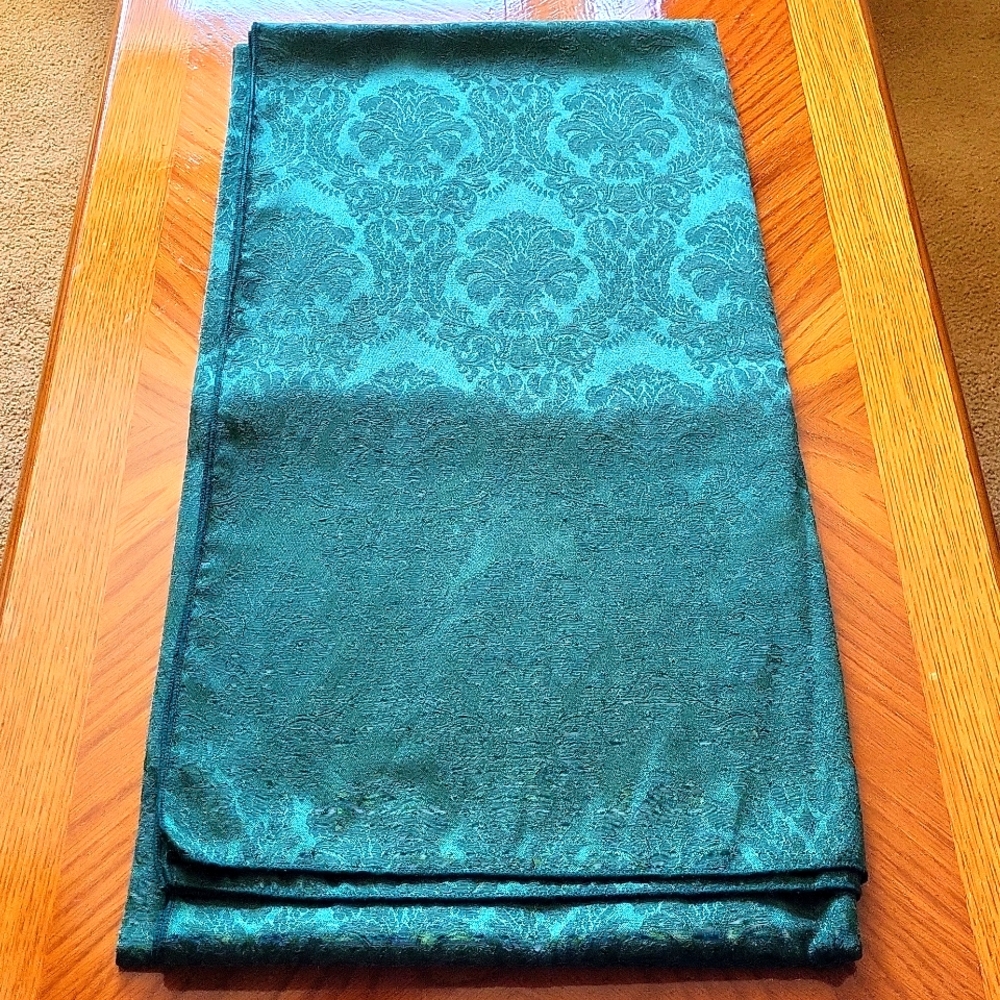 Vintage Hunt Green Tapestry look Tablecloth - Size 116x56